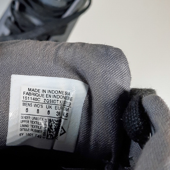 CONVERSE Black and Gray Sneakers Leather Details - Picture 6 of 6